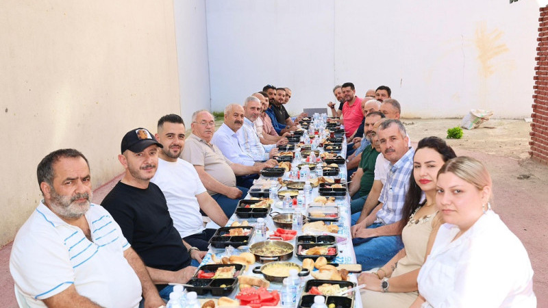 Başkan Büyükgöz Yenibağdat Esnafıyla Kahvaltıda Buluştu