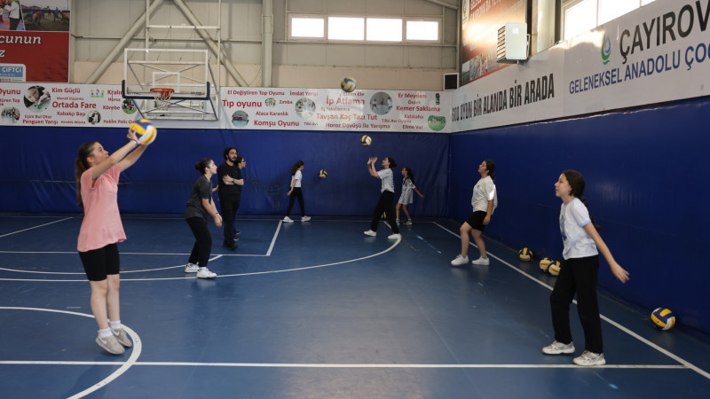 Çayırova'da Yaz spor okullarında eğitim başladı
