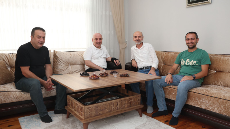 Başkan Bıyık’tan Hacdan dönen Darıcalılara hayırlı olsun ziyareti
