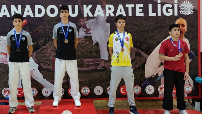 Çayırovalı karateciler, turnuvadan 5 madalyayla döndü