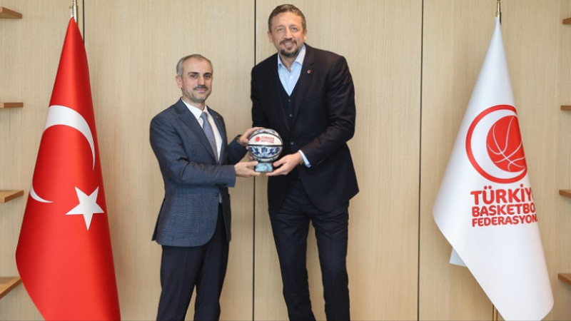 Başkan Çiftçi’den, Hidayet Türkoğlu’na ziyaret