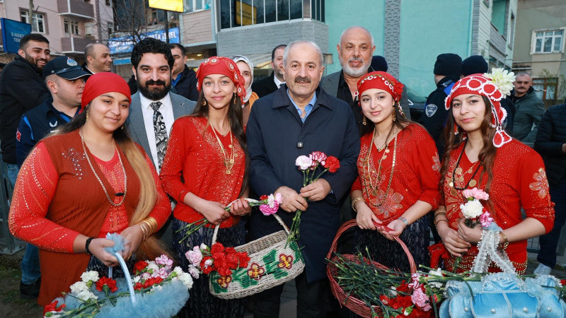 Gebze Belediyesi’nden Romanlar Günü Programı: Aynı Bağın Gülüyüz Biz