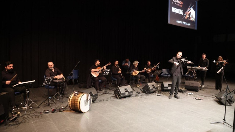 Çayırova’da keman dinletisi kulakların pasını sildi