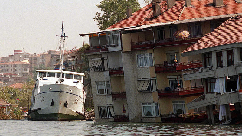 Marmara'nın unutulmaz trajedisi!.. 17 Ağustos 1999 depremi