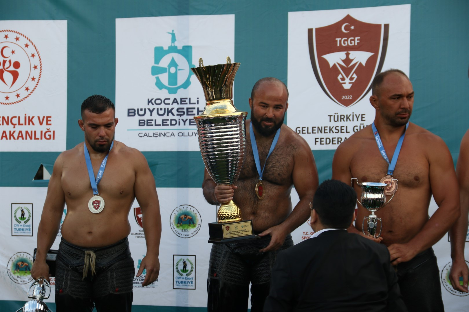 15. Sekapark Altınkemer Yağlı Güreşlerinde Başpehlivan Orhan Okulu