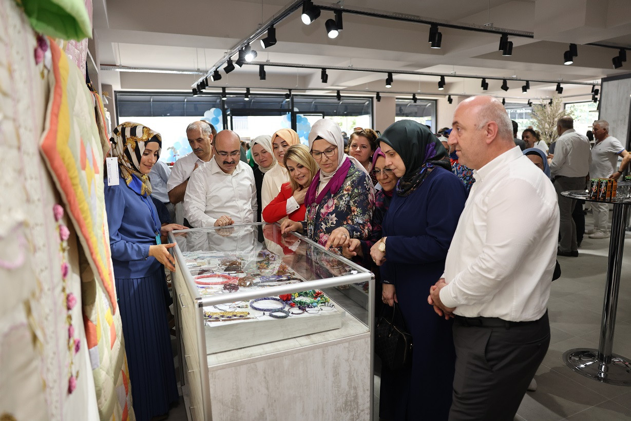 Darıcalı Kadınların El Emeği Gelire Dönüşüyor