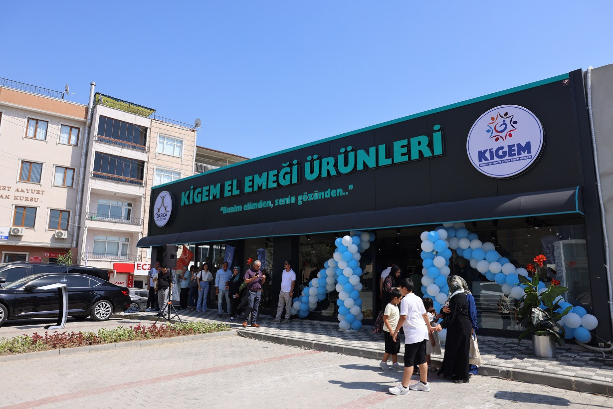 Darıcalı Kadınların El Emeği Gelire Dönüşüyor
